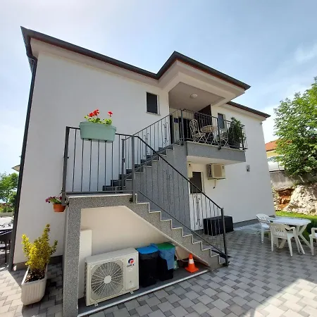 Madlen Apartment *
