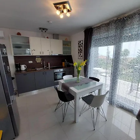 Madlen Apartment