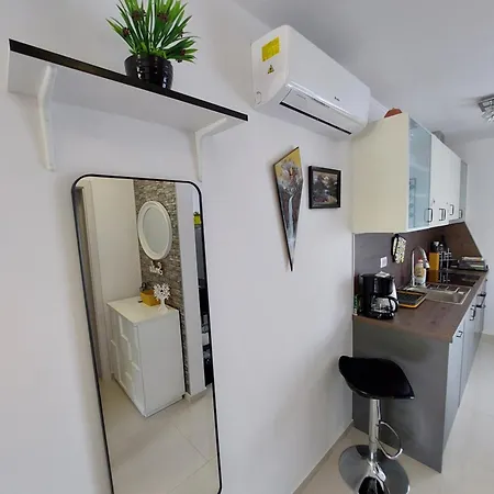 Madlen Apartment Icici