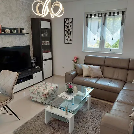 Madlen Apartment