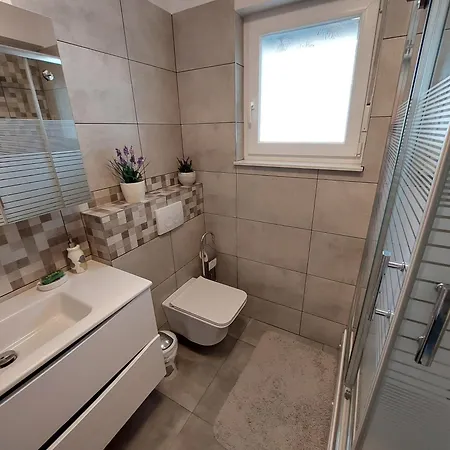Madlen Apartment Icici