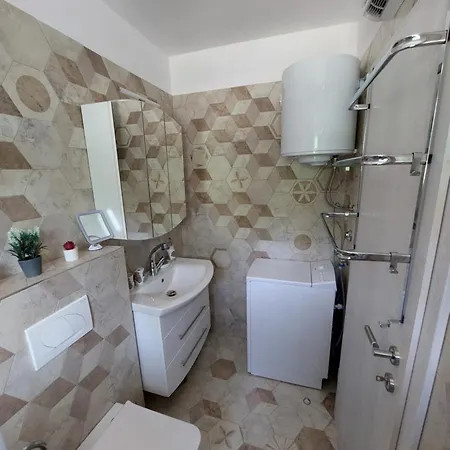 Madlen Apartment *